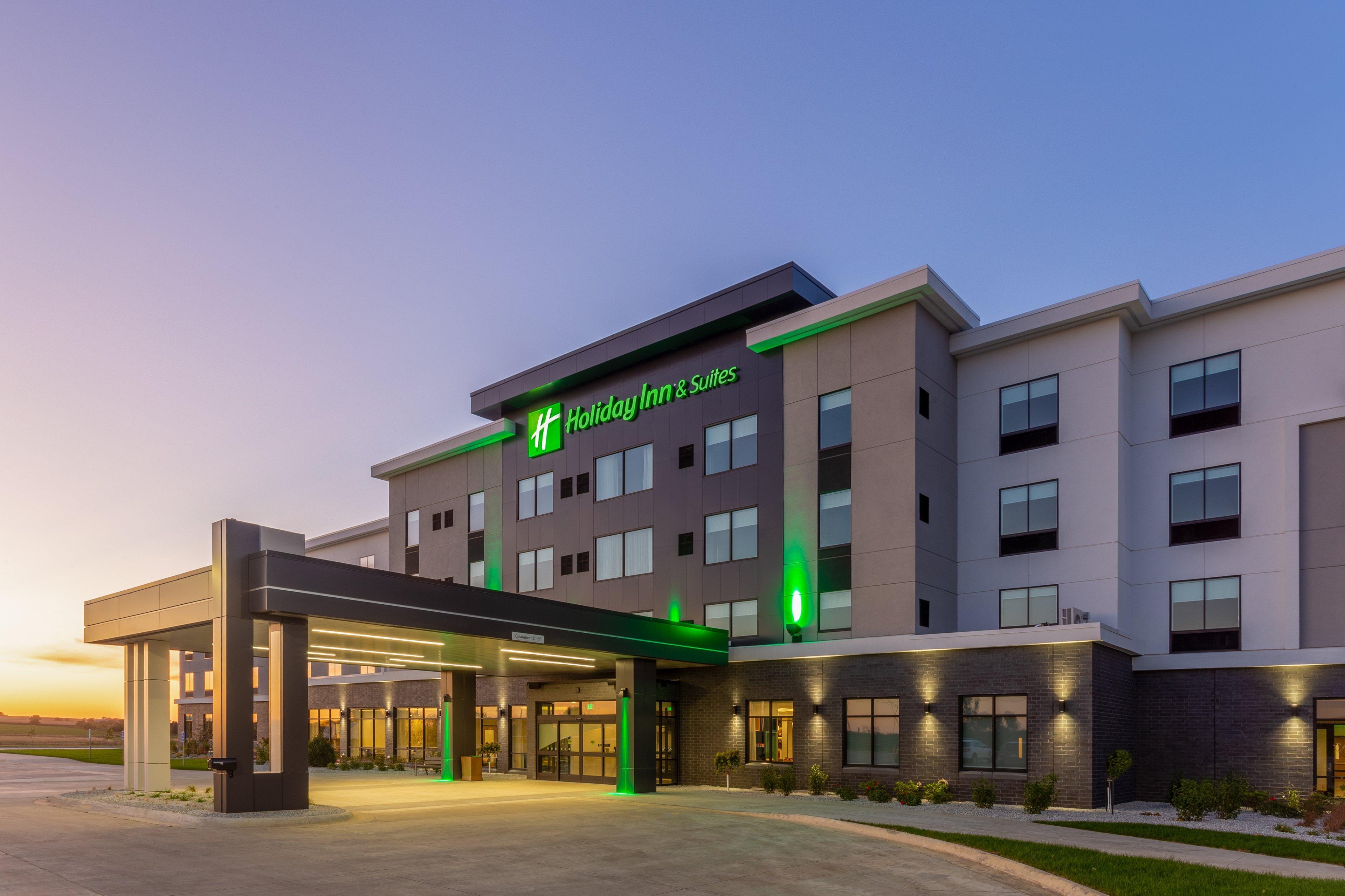 Holiday Inn & Suites Cedar Falls-Waterloo Event Ctr By Ihg מראה חיצוני תמונה