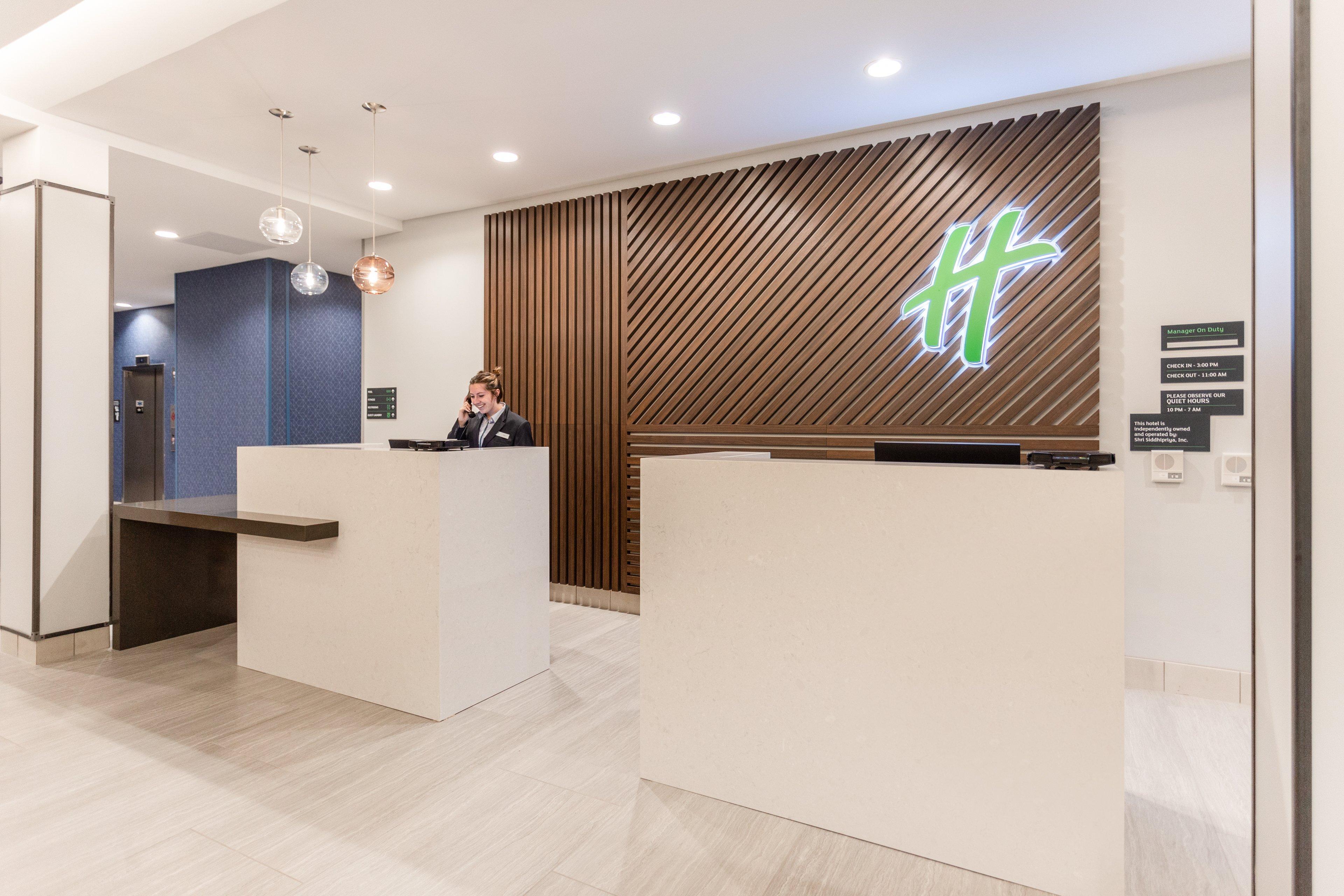 Holiday Inn & Suites Cedar Falls-Waterloo Event Ctr By Ihg מראה חיצוני תמונה