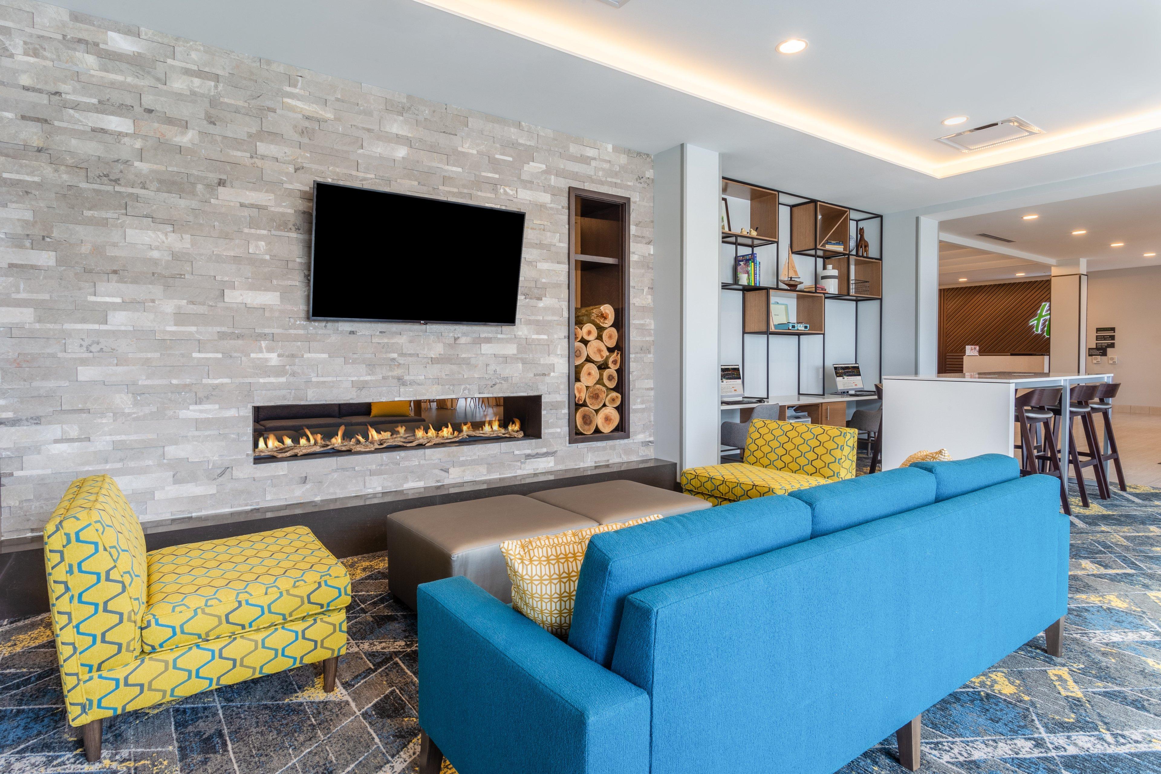 Holiday Inn & Suites Cedar Falls-Waterloo Event Ctr By Ihg מראה חיצוני תמונה